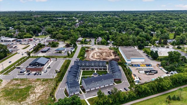 3981 Trailway Commons Circle, Auburn Hills, MI 48326