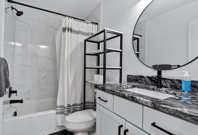 3981 Trailway Commons Circle, Auburn Hills, MI 48326