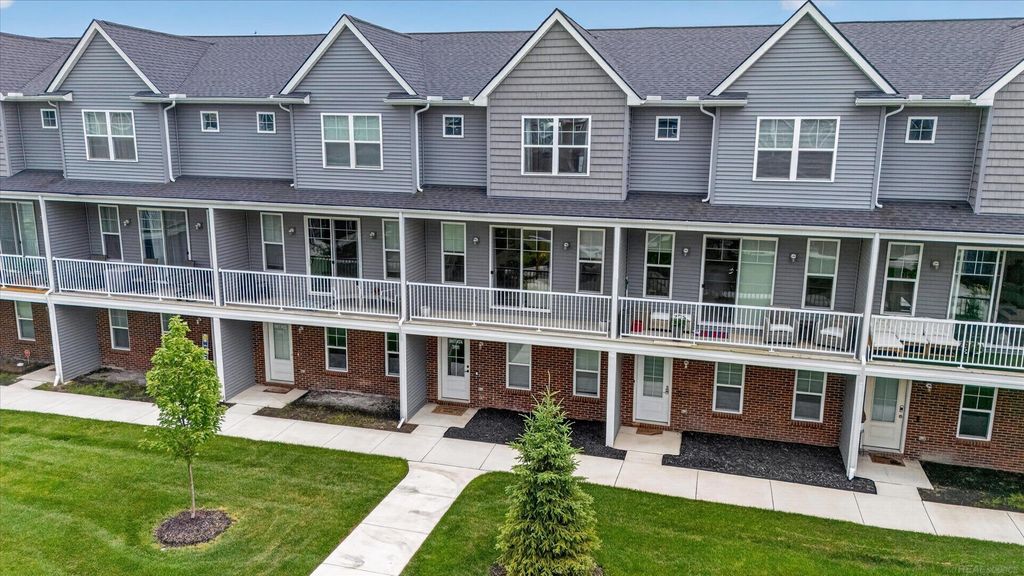 3981 Trailway Commons Circle, Auburn Hills, MI 48326