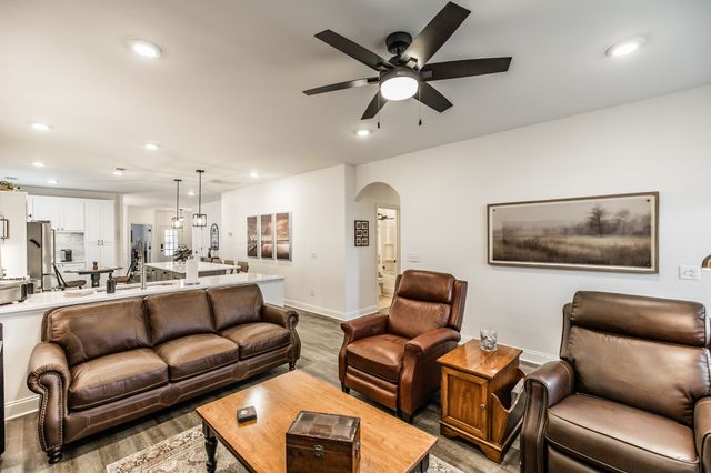 240 Preston Ln, Gallatin, TN 37066