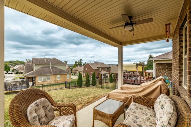 240 Preston Ln, Gallatin, TN 37066