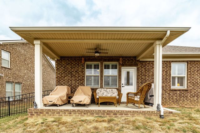 240 Preston Ln, Gallatin, TN 37066