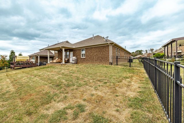 240 Preston Ln, Gallatin, TN 37066