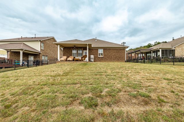 240 Preston Ln, Gallatin, TN 37066