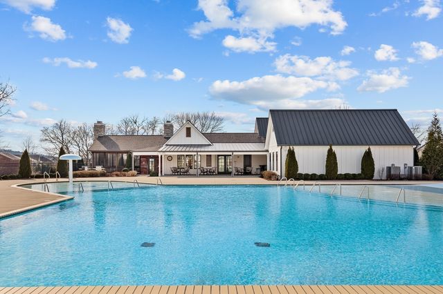 240 Preston Ln, Gallatin, TN 37066