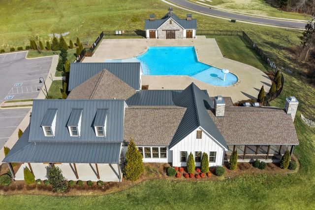 240 Preston Ln, Gallatin, TN 37066