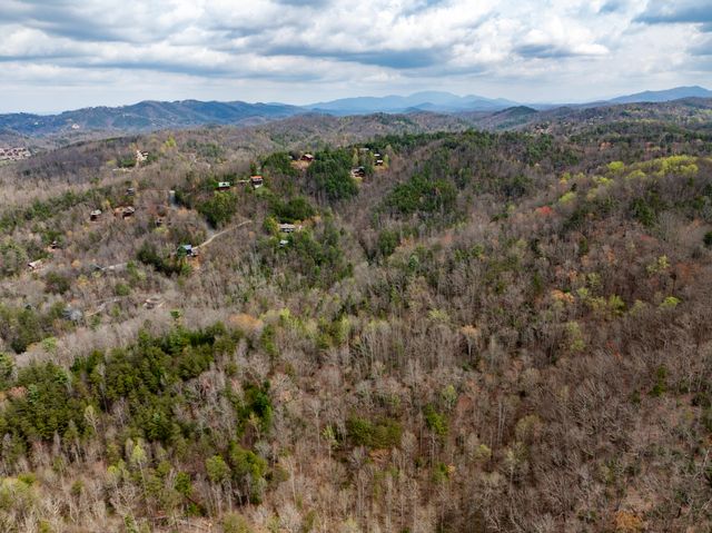 4274 S King Branch Road, Sevierville, TN 37876