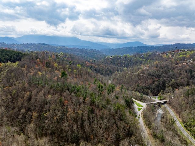 4274 S King Branch Road, Sevierville, TN 37876