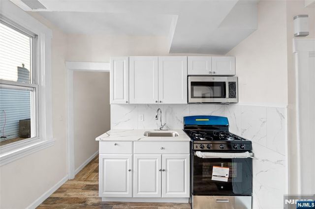 366 Badger Avenue, Newark, NJ 07112