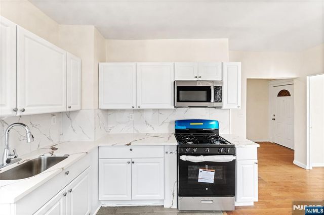 366 Badger Avenue, Newark, NJ 07112