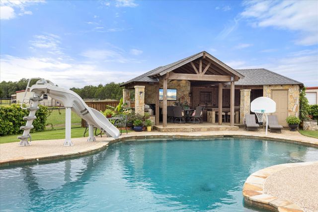 2560 Shady Oaks Circle, Glen Rose, TX 76043