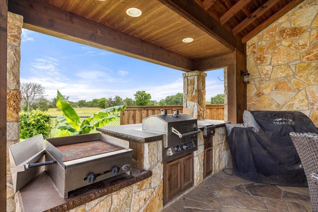 2560 Shady Oaks Circle, Glen Rose, TX 76043