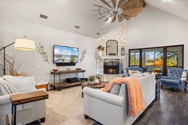 2560 Shady Oaks Circle, Glen Rose, TX 76043