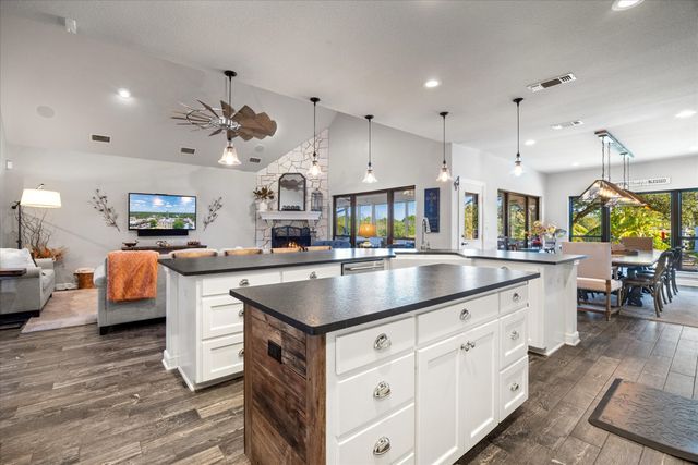 2560 Shady Oaks Circle, Glen Rose, TX 76043