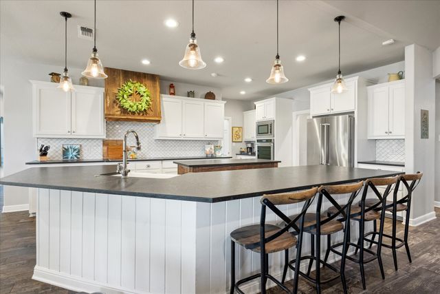 2560 Shady Oaks Circle, Glen Rose, TX 76043