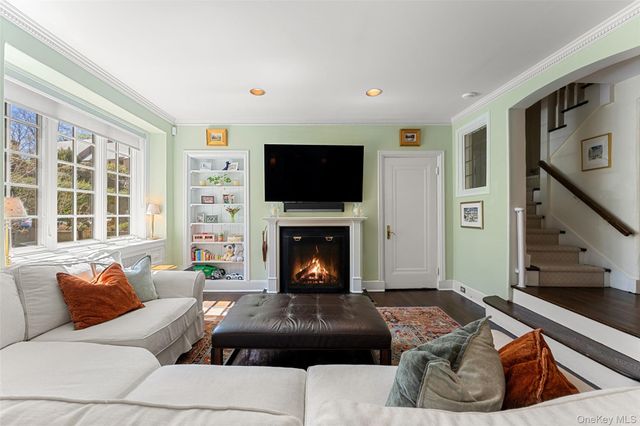 5 Merestone Terrace, Bronxville, NY 10708