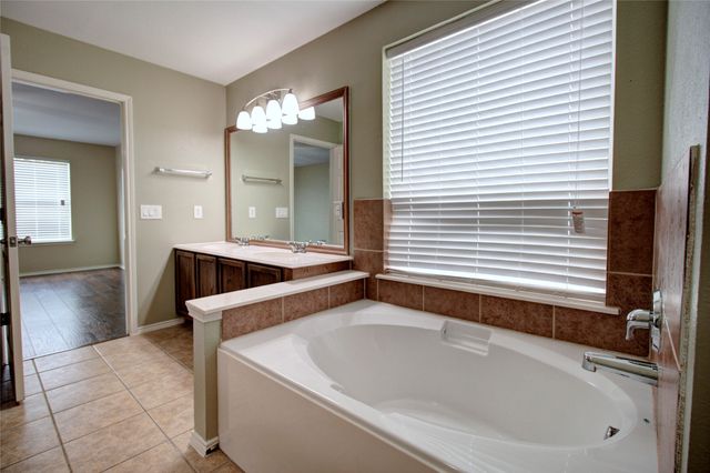 8620 Chisholm Trail, Cross Roads, TX 76227