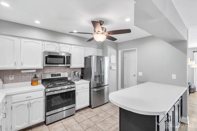 18 Cathrine Street, Sewaren, NJ 07077