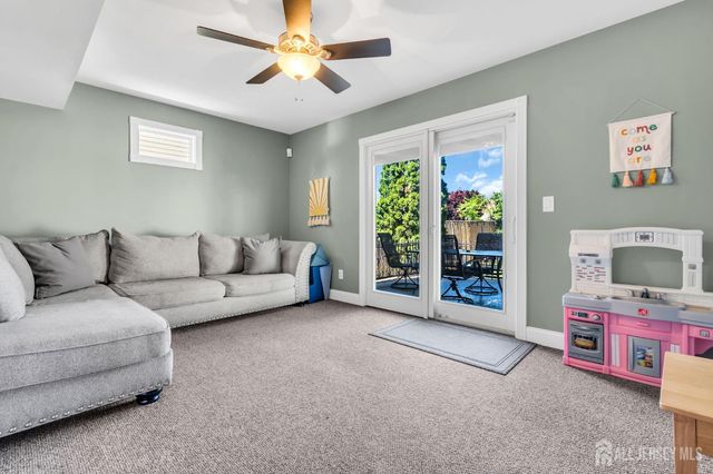 18 Cathrine Street, Sewaren, NJ 07077