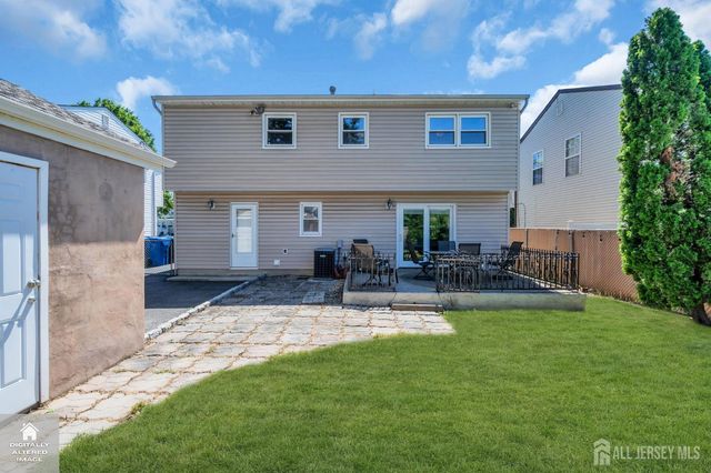 18 Cathrine Street, Sewaren, NJ 07077