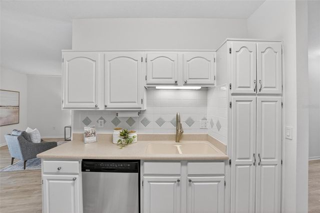 6144 SILVER LAKES DRIVE E, Lakeland, FL 33810