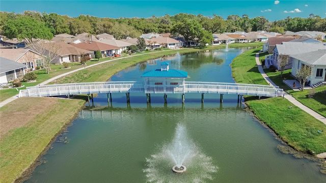 6144 SILVER LAKES DRIVE E, Lakeland, FL 33810