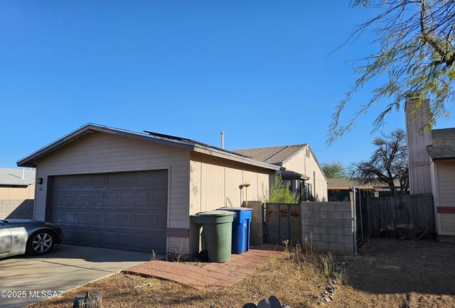 1741 W Chardonnay Drive, Tucson, AZ 85746