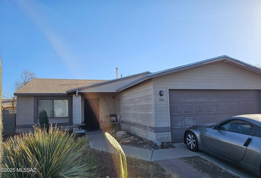 1741 W Chardonnay Drive, Tucson, AZ 85746