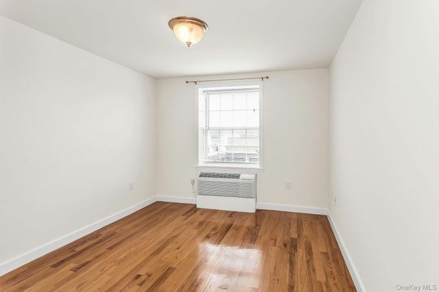 150-31 12th Avenue 301, Whitestone, NY 11357