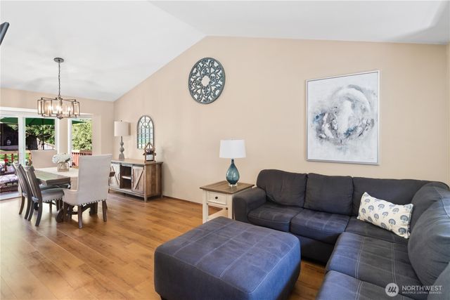 9437 St. Johns Place NE, Bremerton, WA 98311