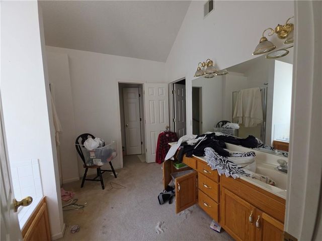 5209 S Powell Avenue, Blue Springs, MO 64015
