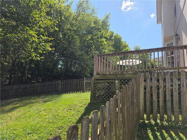 5209 S Powell Avenue, Blue Springs, MO 64015