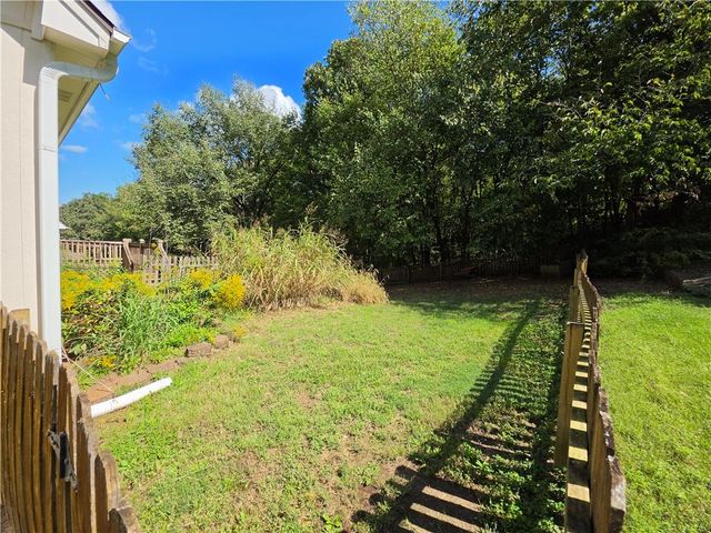 5209 S Powell Avenue, Blue Springs, MO 64015