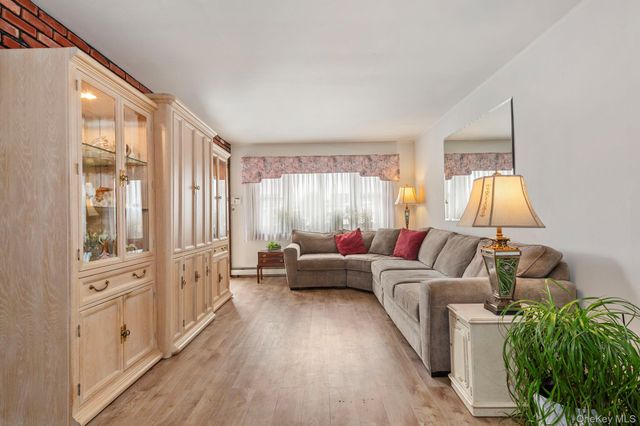 738 Sprague Avenue, Franklin Square, NY 11010