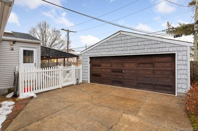 738 Sprague Avenue, Franklin Square, NY 11010