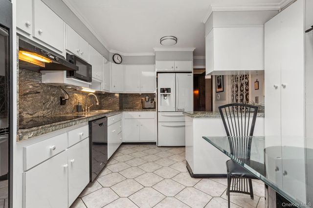 738 Sprague Avenue, Franklin Square, NY 11010