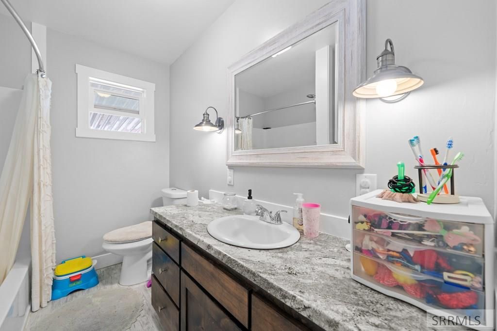 Image 16 of property listing at 239 Ramona Avenue, Rigby, ID 83442