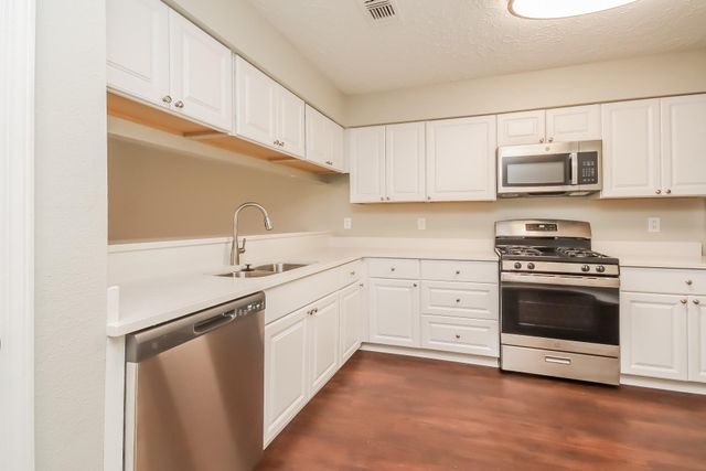 9411 Spindlewood Drive, Houston, TX 77083