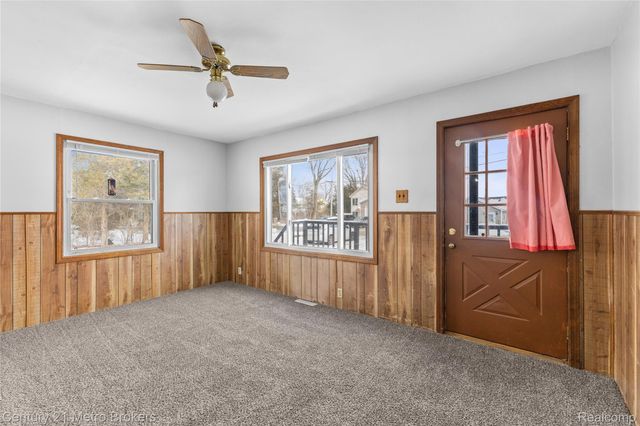 16032 Knobhill Drive, Linden, MI 48451