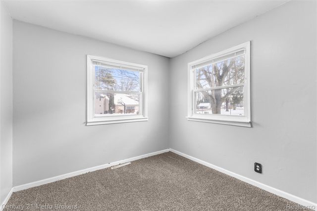 16032 Knobhill Drive, Linden, MI 48451