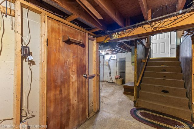 16032 Knobhill Drive, Linden, MI 48451