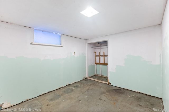 16032 Knobhill Drive, Linden, MI 48451