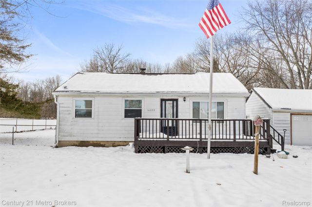 16032 Knobhill Drive, Linden, MI 48451