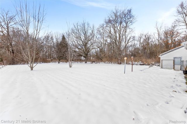 16032 Knobhill Drive, Linden, MI 48451