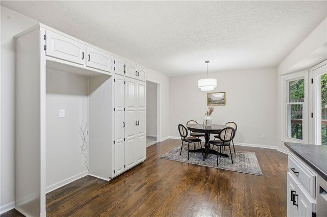 1310 Amesbury Avenue, Liberty, MO 64068