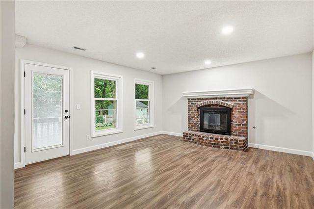 1310 Amesbury Avenue, Liberty, MO 64068