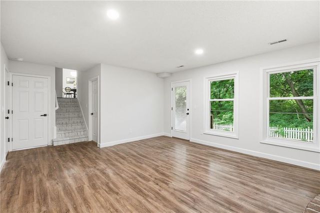 1310 Amesbury Avenue, Liberty, MO 64068
