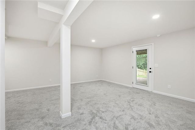 1310 Amesbury Avenue, Liberty, MO 64068