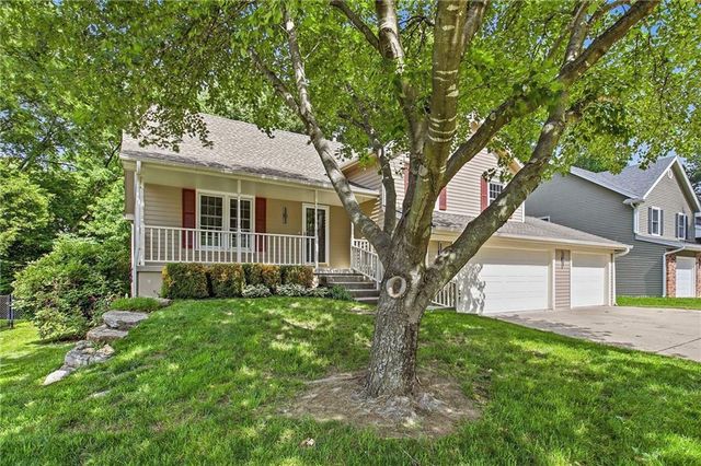 1310 Amesbury Avenue, Liberty, MO 64068