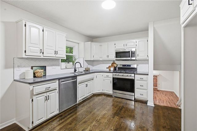 1310 Amesbury Avenue, Liberty, MO 64068